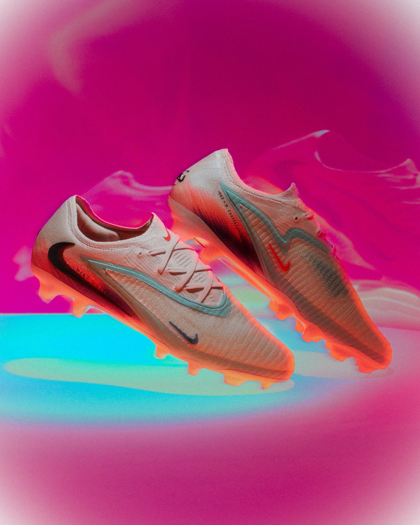 Crampons Under Armour Youth Freedom – Neufs – Taille 13 – Garçon Multicolore