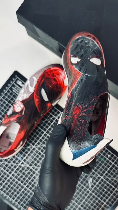 paire crampons customisee adidas predator enzo le fee joaquin soub art sunderland
