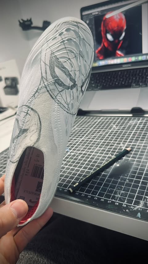 paire crampons customisee adidas predator enzo le fee joaquin soub art sunderland