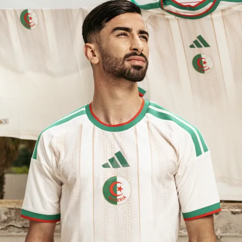 Image de l'article Maillot Algérie 2026 : un design inspiré de l’art zellige