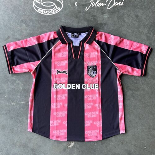 Image de l'article Julien Doré crée un maillot de foot avec la marque Paradox Brussels