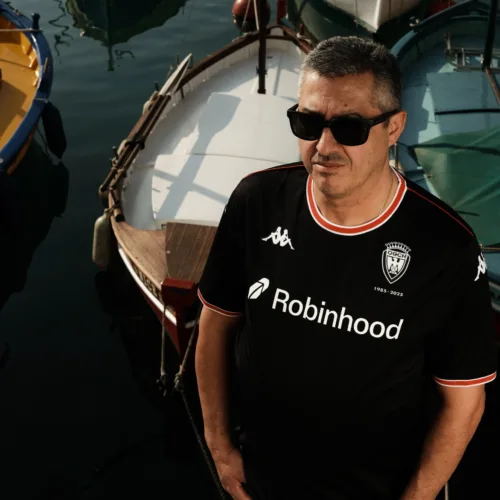 Image de l'article Kappa et Nice lancent un maillot dédié à l'histoire du mouvement ultra du club !