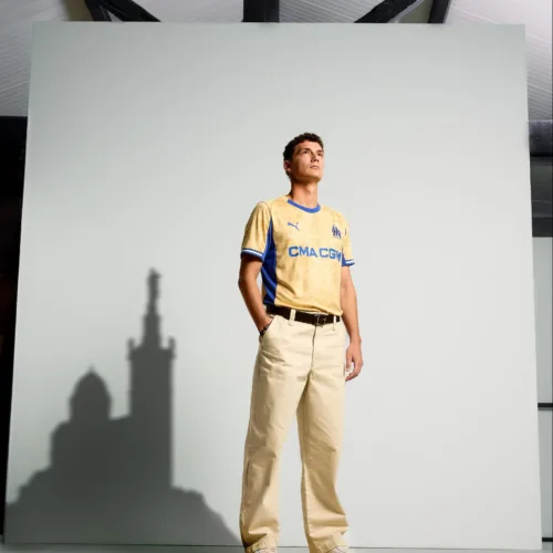 Image de l'article Un maillot doré pour l’OM en hommage à la Bonne Mère