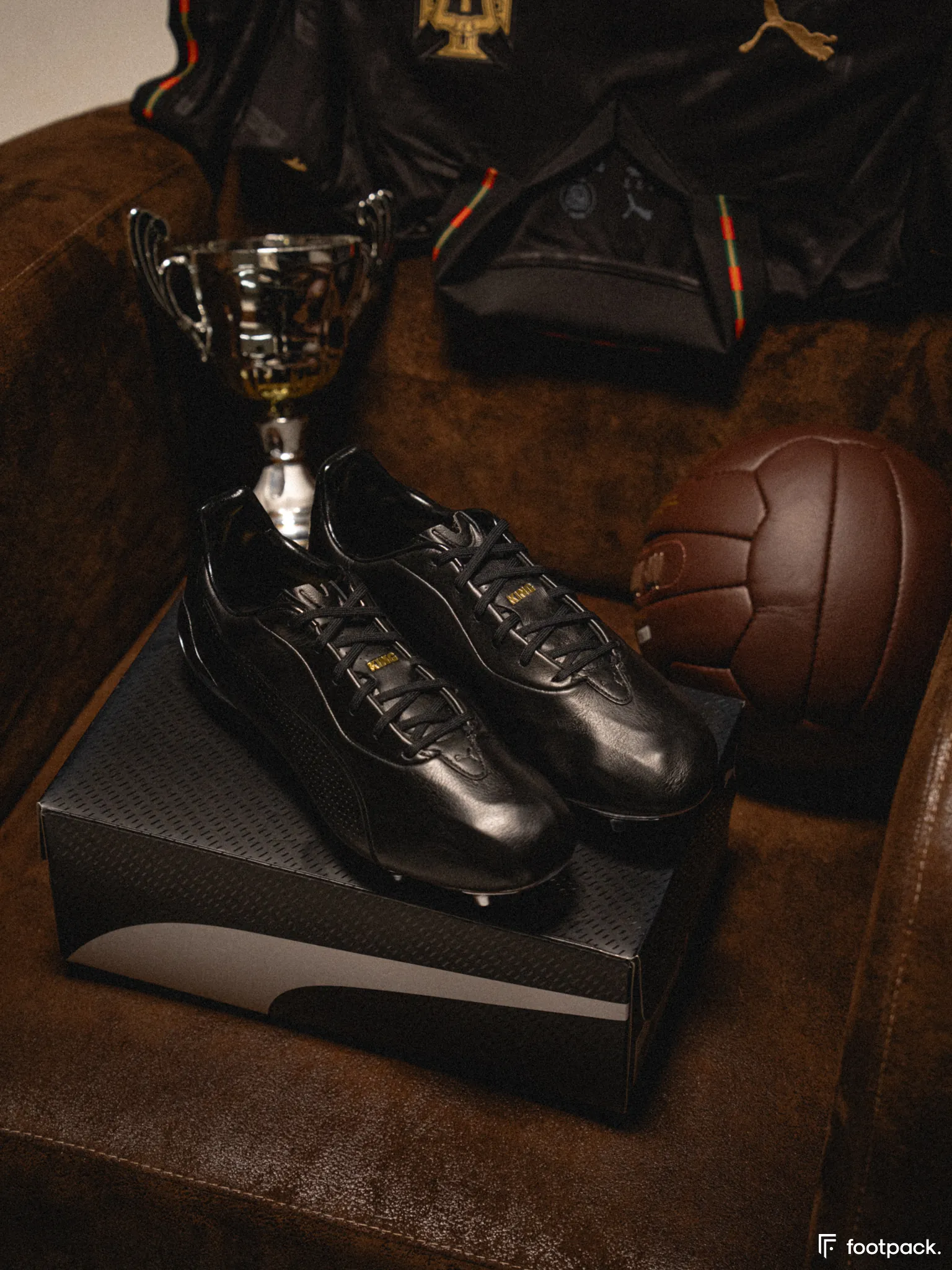 puma king eusebio full black footpack
