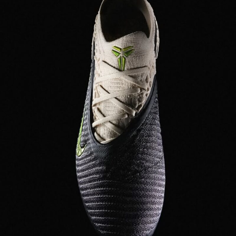 crampons nike phantom black mamba kobe bryant