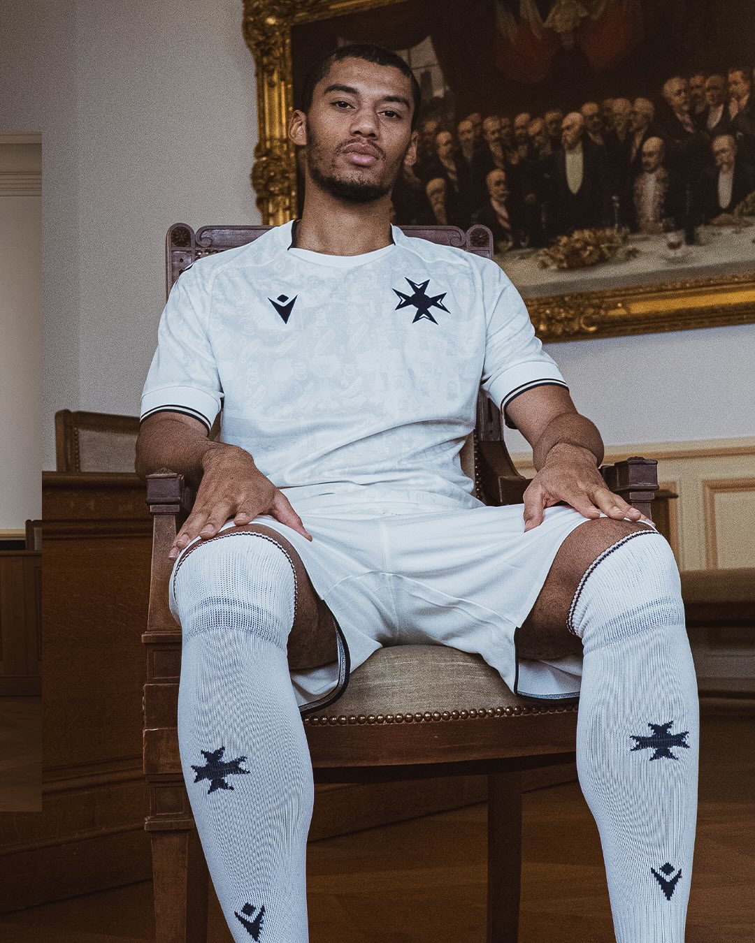 maillot auxerre 120 ans special macron echauffement