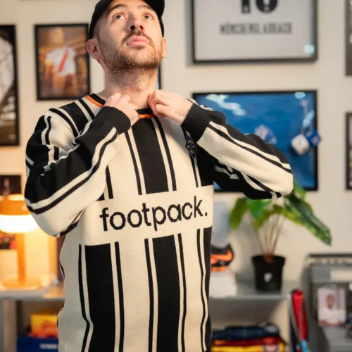 Image de l'article footpack fête son 10ème anniversaire et dévoile un pull en maille inédit