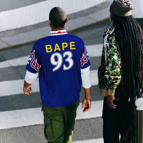Image de l'article Le label BAPE et adidas réinventent deux maillots iconiques du Japon et des USA