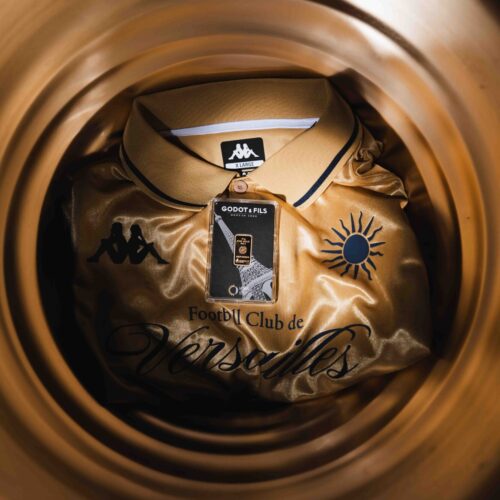 Image de l'article Remporte un lingot d'or en achetant un maillot du FC Versailles !