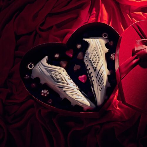 Image de l'article Umbro dévoile une Tocco qui rappelle les paires de Michael Owen des années 2000
