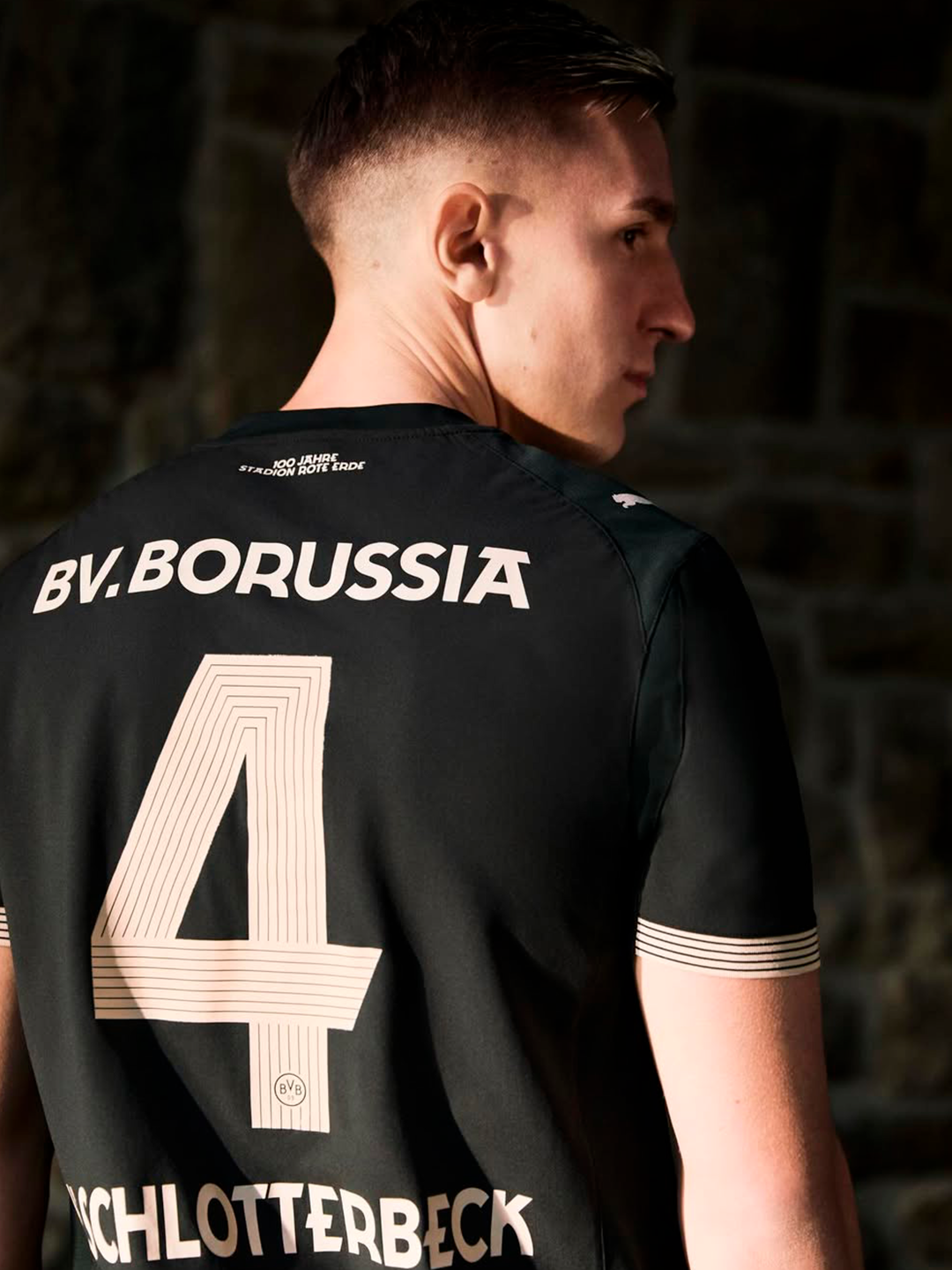borussia-dortmund-maillot-100-ans-rote-erde-stadium-4