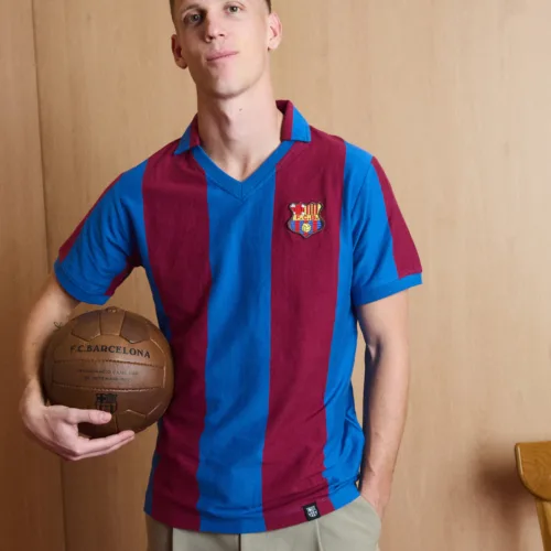 Image de l'article LaLiga prépare une journée rétro avec 42 maillots historiques