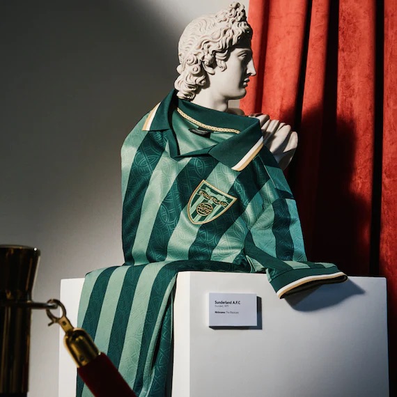 Quatre clubs de Premier League reçoivent des maillots pour la Saint Patrick