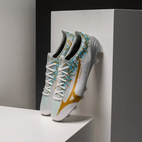 Image de l'article João Félix reçoit sa toute première paire signature !