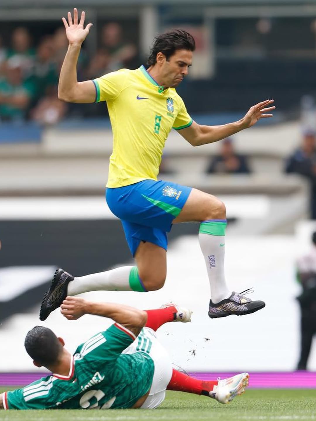 crampons-adidas-predator-kaka-2