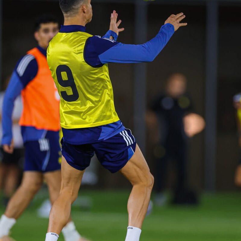 crampons-cristiano-ronaldo-mercurial-superfly-1-reedition-3