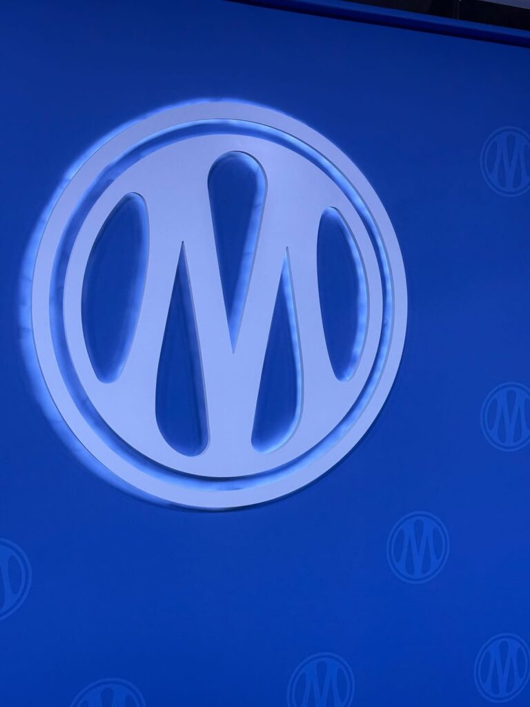 nouveau logo om 2026