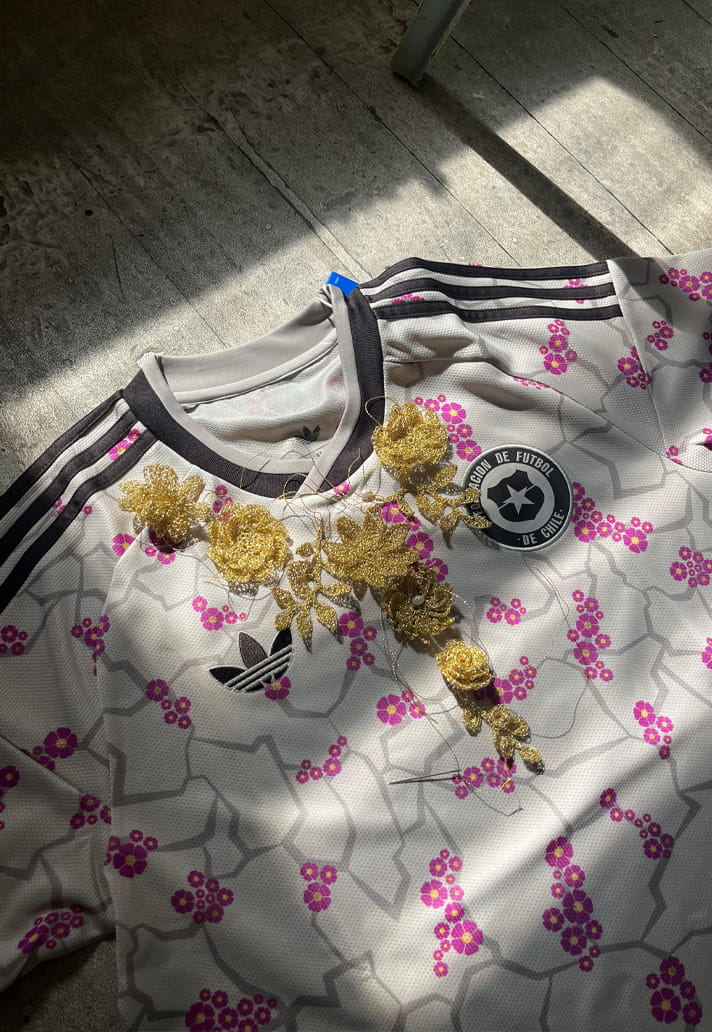 maillot-chili-exterieur-2026-adidas-artistes-14