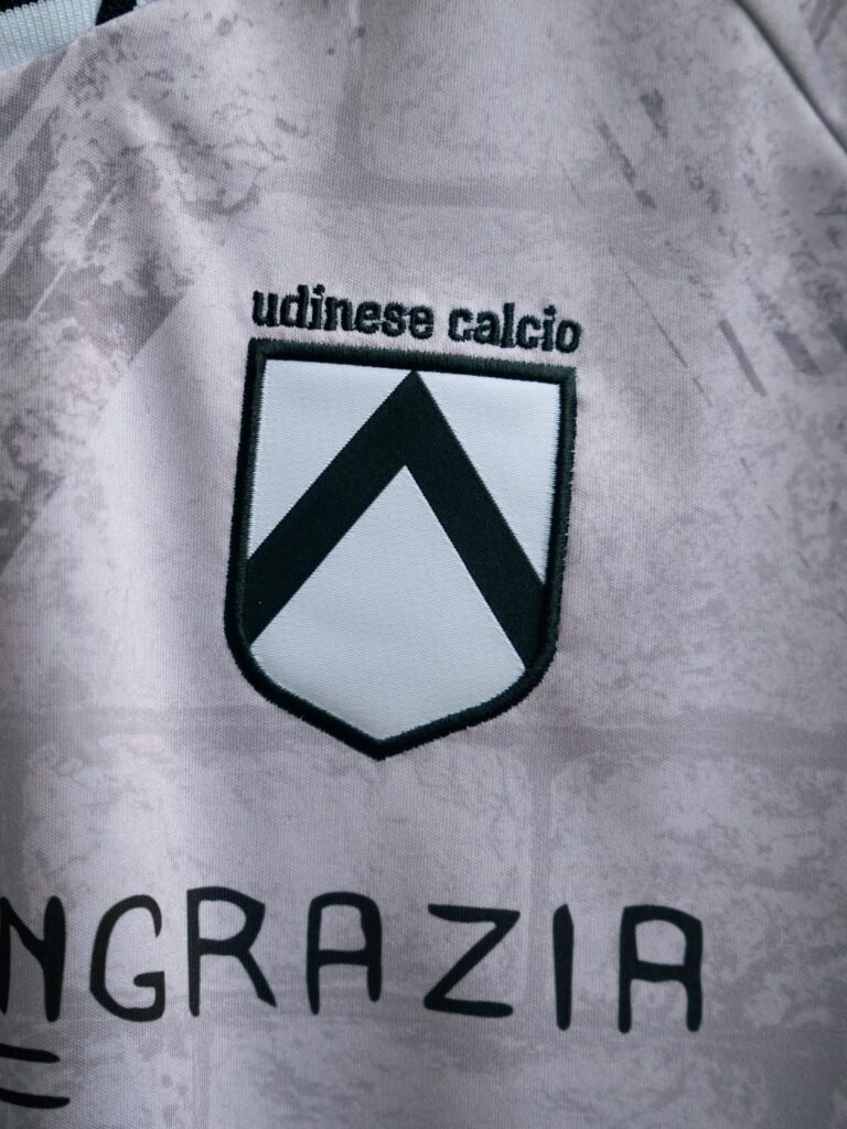 maillot-udinese-frioul-2025-2026-macron-1