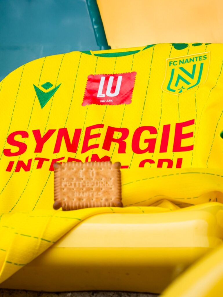 biscuit lu maillot fc nantes flocage om