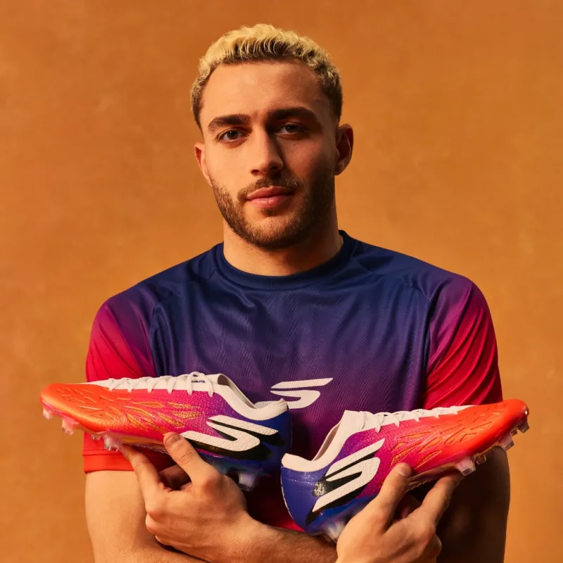 crampons skechers coupe du monde 2026