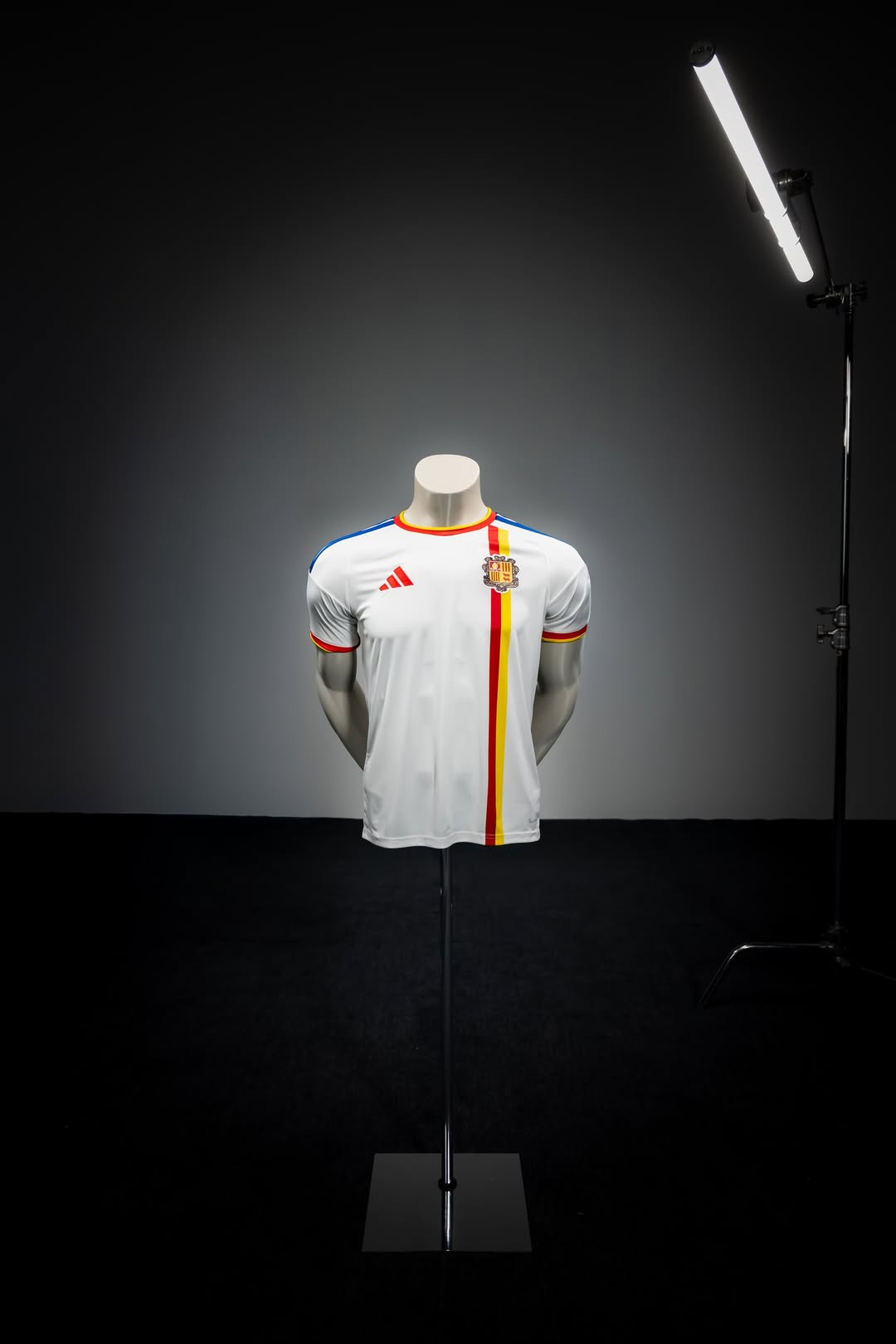 maillot andorre 2026 adidas uefa assistance kit