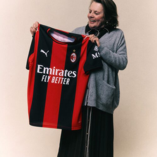 Image de l'article L'AC Milan tout en sobriété avec son nouveau maillot domicile