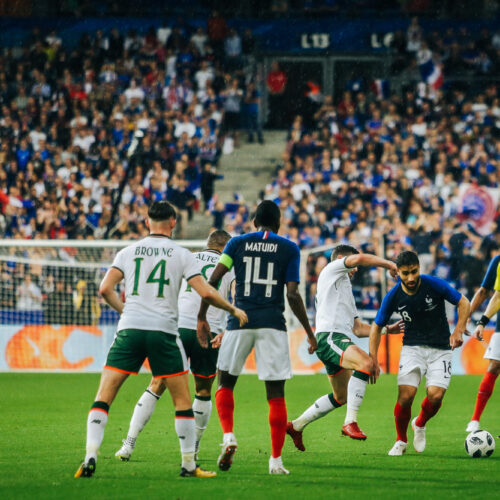 Image de l'article Comment sont déterminées les couleurs des maillots lors des matchs de Coupe du monde ?