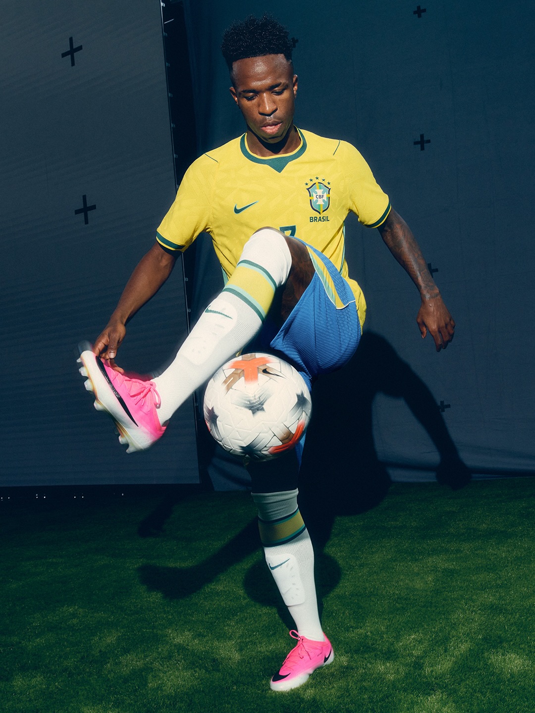 crampons nike vinicius