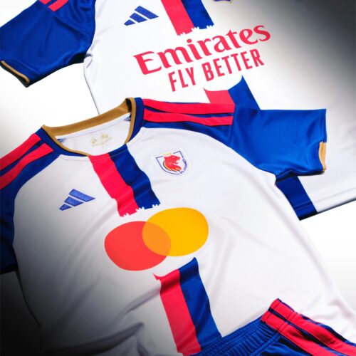 Image de l'article Des manches bleues sur le nouveau maillot de l&rsquo;OL 2026-2027