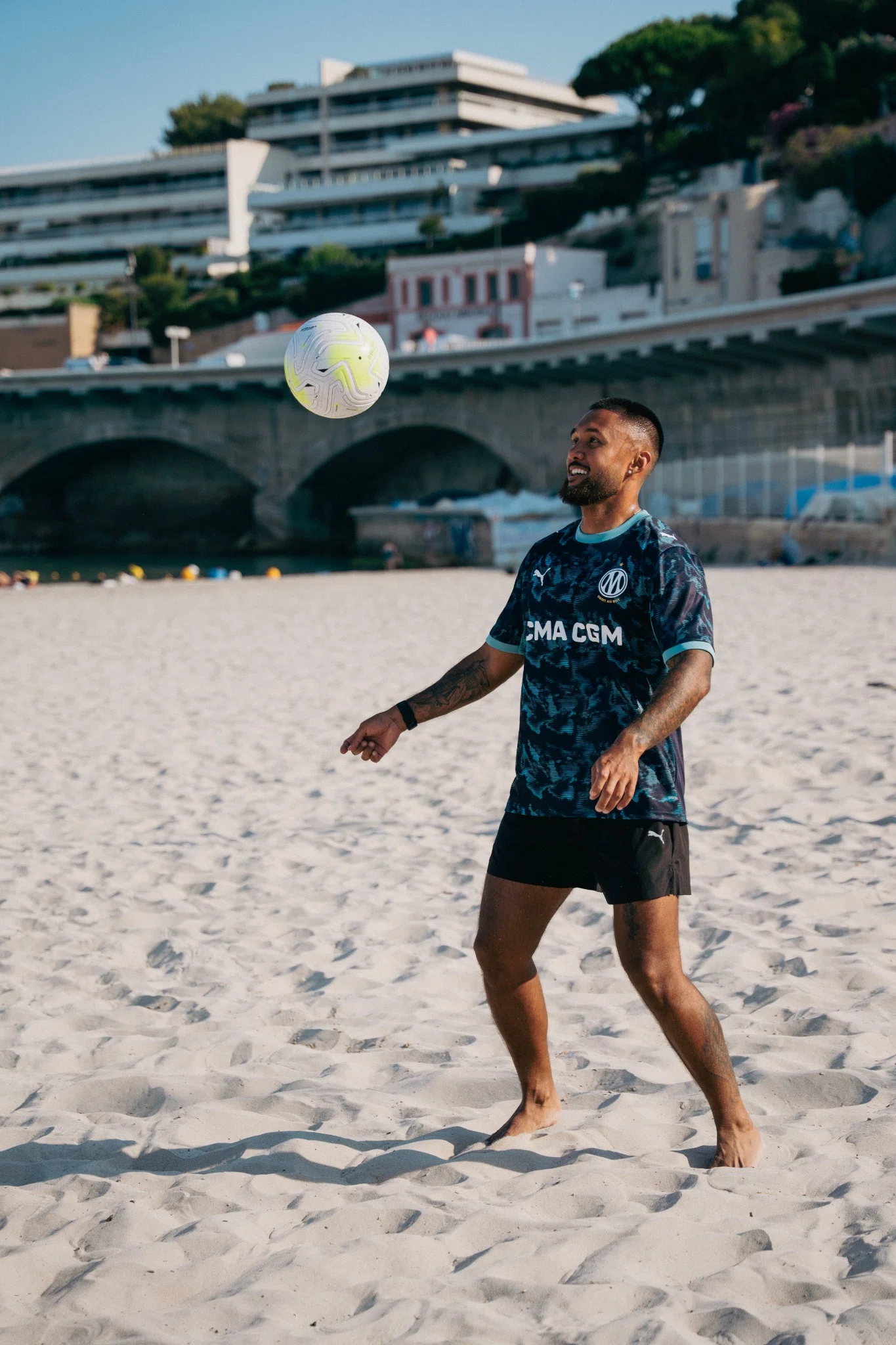 Nouveau maillot extérieur de l'OM 2026-2027 conçu par PUMA