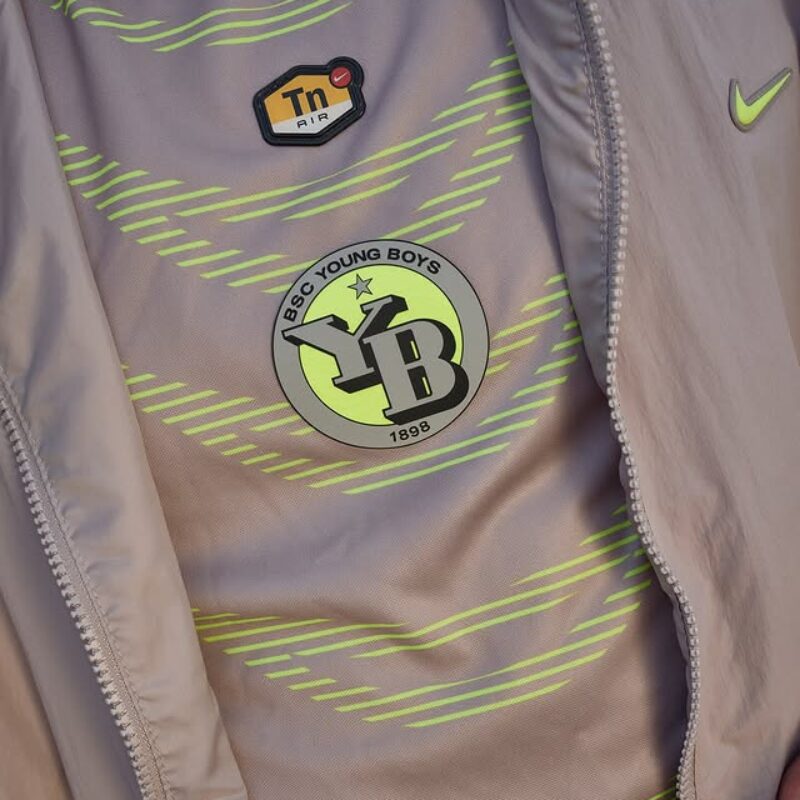 nike collection tn young boys berne