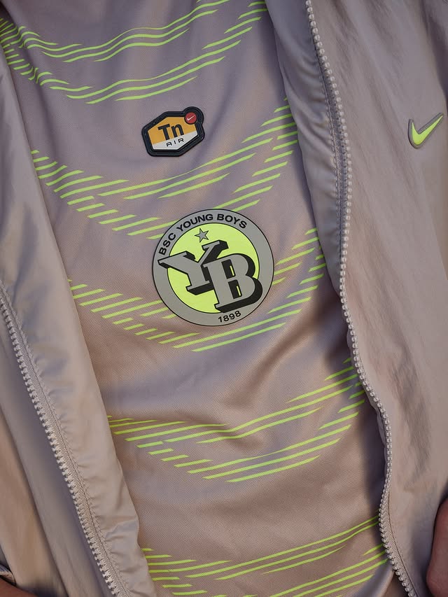 nike collection tn young boys berne