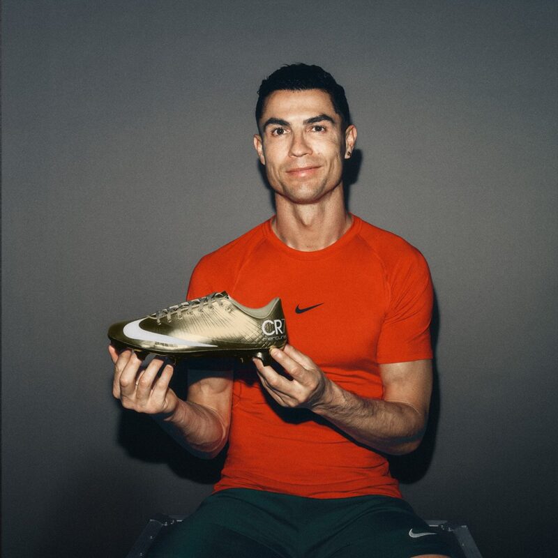 Les crampons dorés Nike Mercurial Superfly RGN Gold de Cristiano Ronaldo.