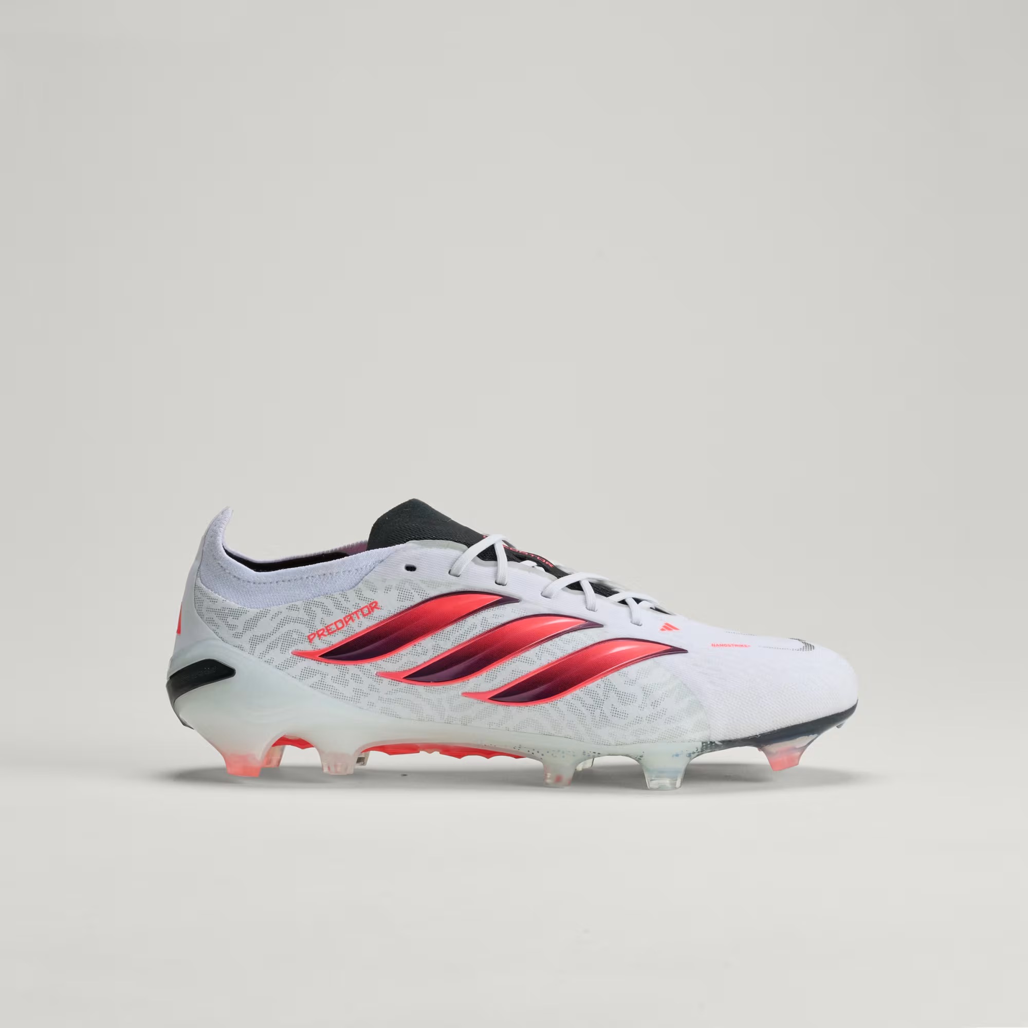 crampons adidas predator chaos vs control