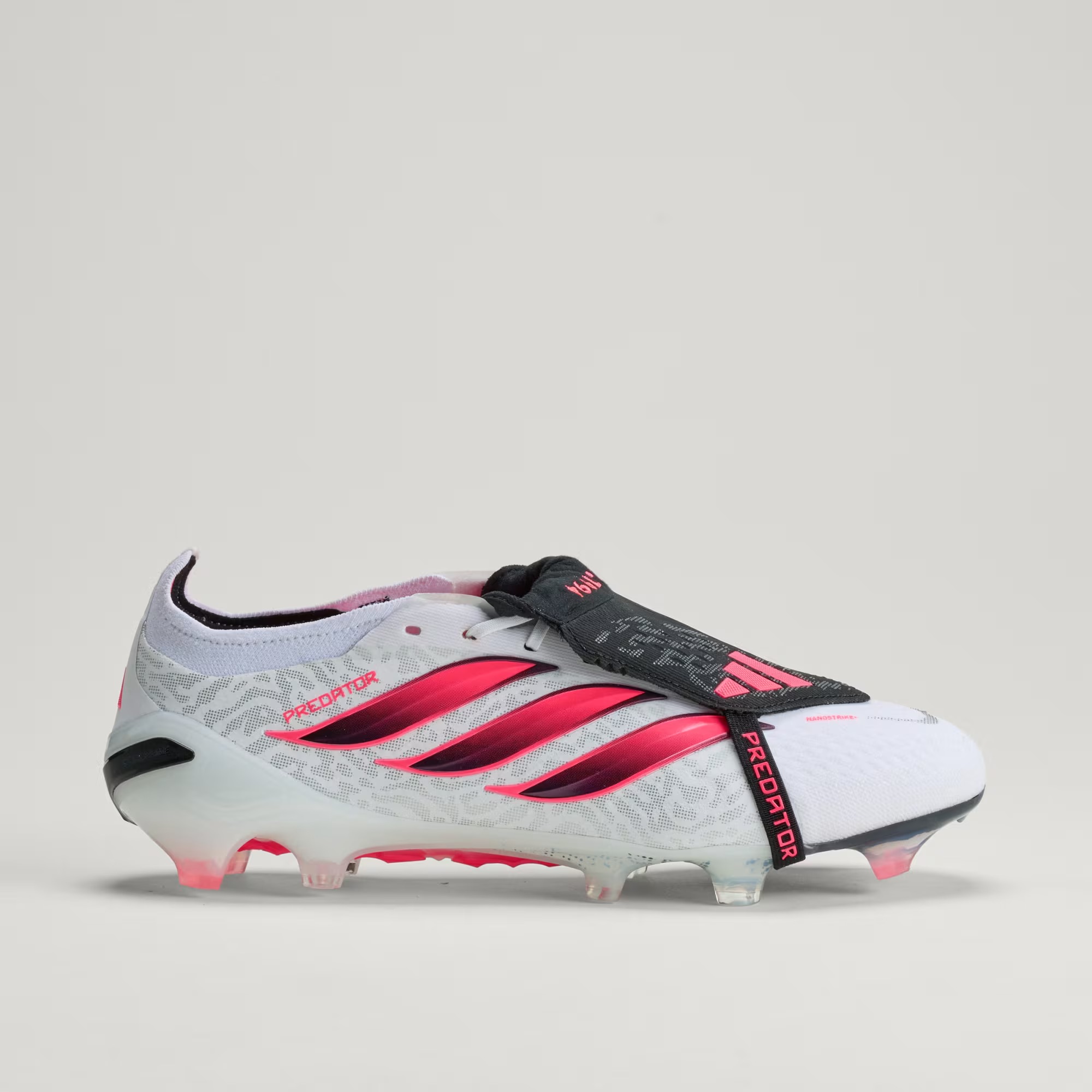 crampons adidas predator chaos vs control
