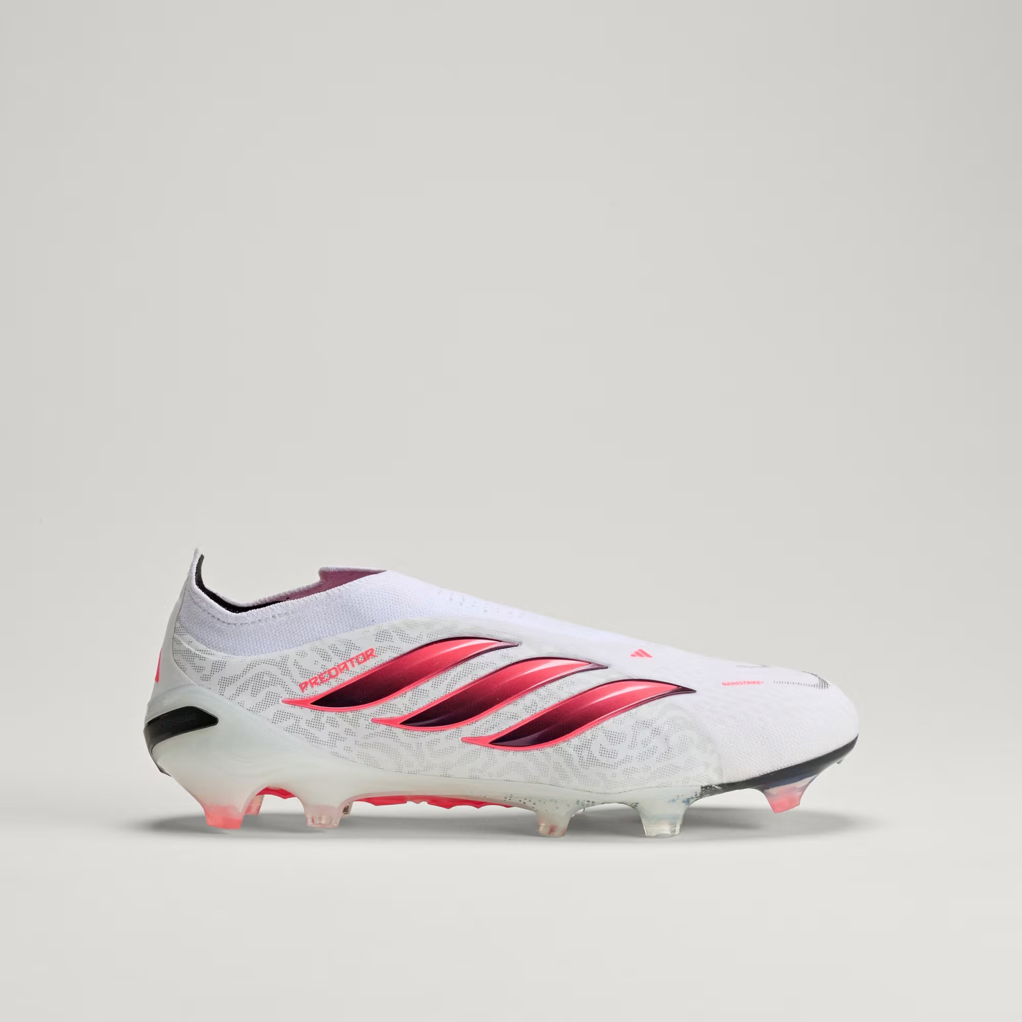 crampons adidas predator chaos vs control