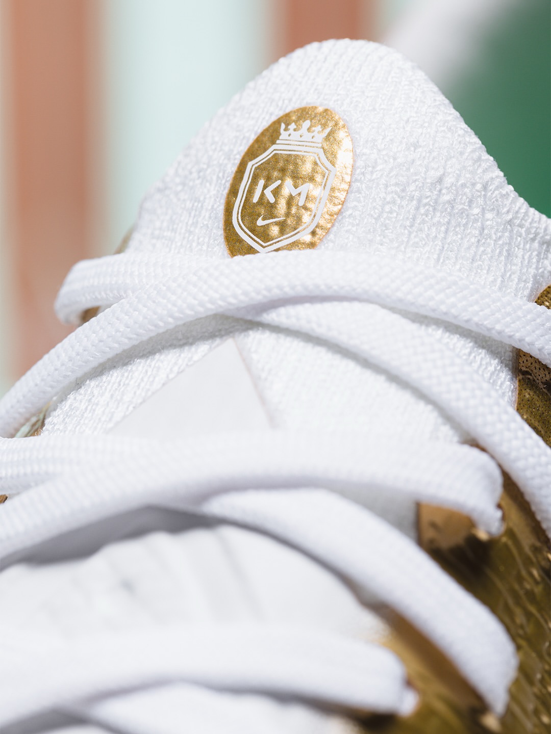 crampons speciaux paire spéciale kylian mbappe meilleur buteur coupe du monde mercurial superfly nike