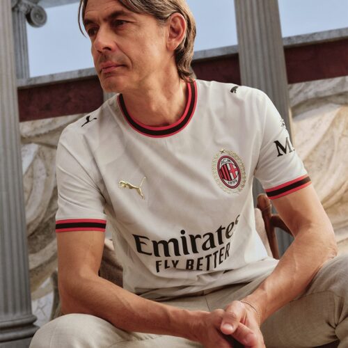 Image de l'article Le nouveau maillot extérieur de l’AC Milan fait revivre deux finales de Ligue des champions