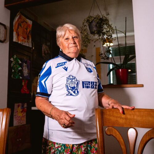 Image de l'article Le nouveau maillot d'Auxerre rend hommage à la saison du doublé en 1995/96