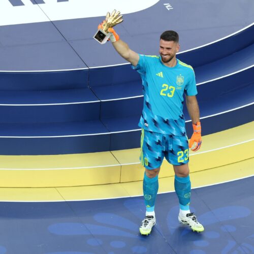Image de l'article Pourquoi Unai Simon a-t-il gardé ses gants lors de la remise des trophées de la Coupe du Monde&nbsp;?