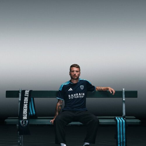 Image de l'article Le Paris FC lance son maillot domicile 2026-2027