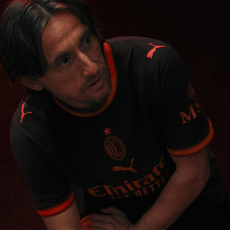 maillot third ac milan 2026 2027 noir rouge fluo PUMA