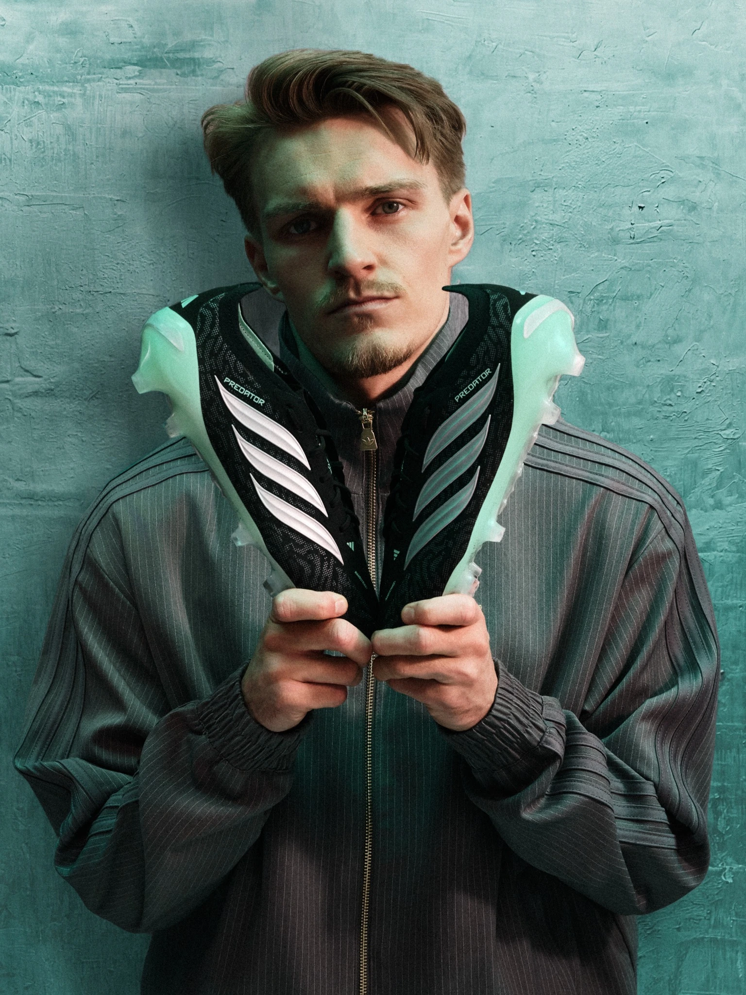 crampons adidas final rush pack