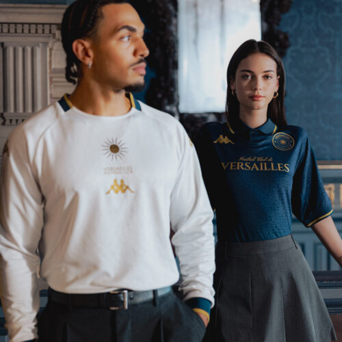 Image de l'article Le FC Versailles et Kappa transforment les maillots en galerie du Château