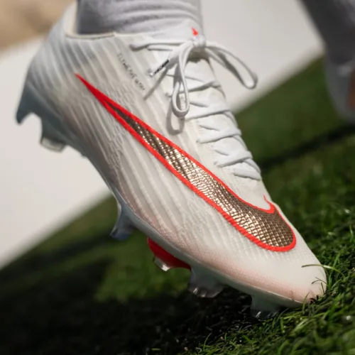 Image de l'article Les 5 meilleurs crampons de foot pour la rentrée 2026-2027