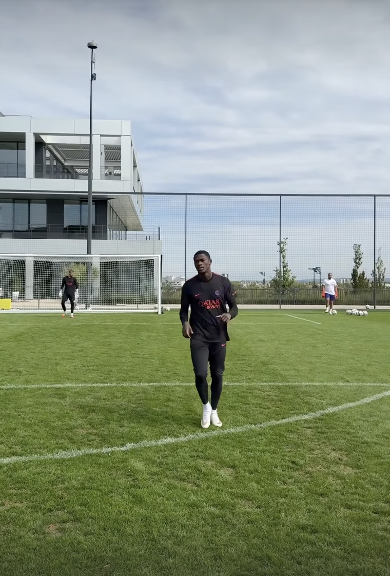 nuno mendes crampons nike