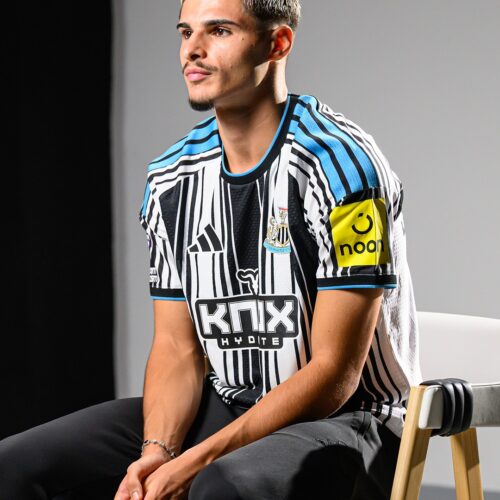 Image de l'article Comment les manches des maillots sont devenues une mine d'or pour les clubs de Premier League ?