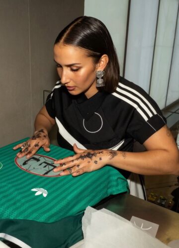 Image de l'article WePlayStrong House on Tour met le maillot de football féminin à l’honneur à Paris