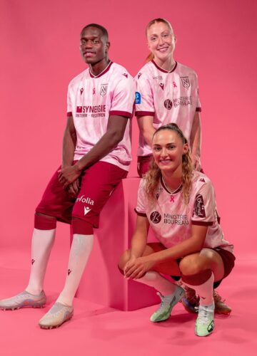 Image de l'article Un maillot rose pour le FC Nantes, porté par l'équipe féminine et masculine